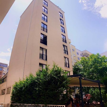 Qama Hotel Pristina Exteriör bild